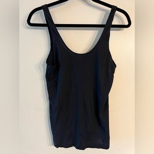Lululemon Workout Tank / Size: 6 / Color: Black